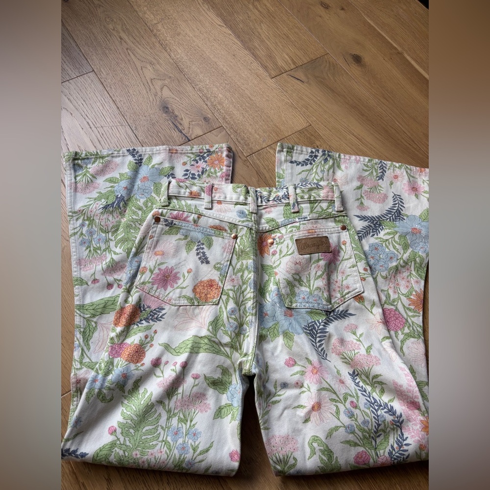 Wrangler wanderer 626 high rise floral print bell bottom jeans 26x30 - Picture 7 of 8